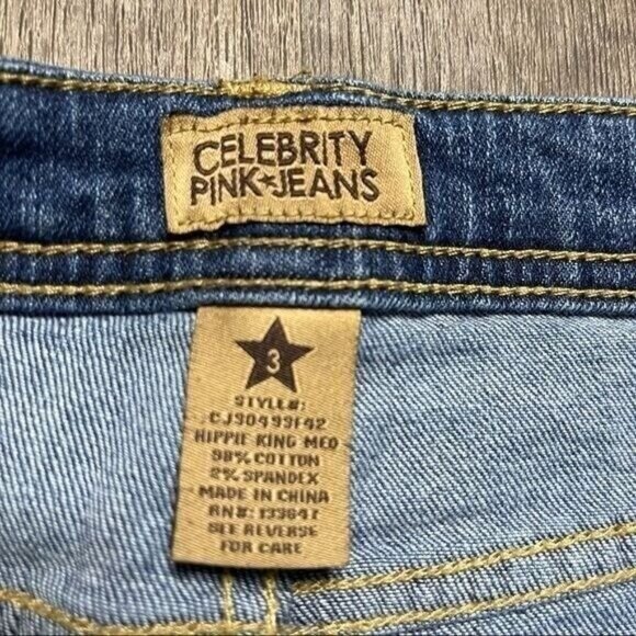 Celebrity Pink Blue Jean Shorts with Crochet Details Size 3 - Picture 6 of 6